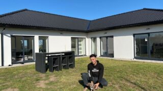 Z centra Prahy přesídlil Honza ze SuperStar do satelitního domku