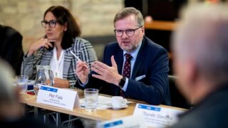 Petr Fiala je pro prodloužení nouzového stavu.