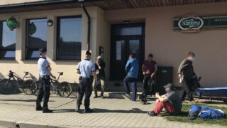 Lidé nerespektují nařízení.