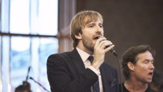 Ministr Adam Vojtěch zpívá skladbu od Beatles