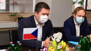 Jan Hamáček vysvětlil týdenní zpoždění vlaku z Číny