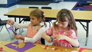 Další školka se potýká s COVID-19.