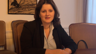 Poslanci schválili počítání dovolené z počtu odpracovaných hodin