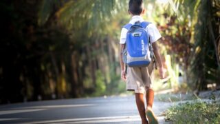 V pondělí se vrátí první stupeň dětí do škol.