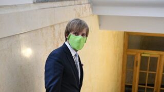 Ministr odhalil, kdy dojde k dalšímu rozvolnění v oblasti roušek.
