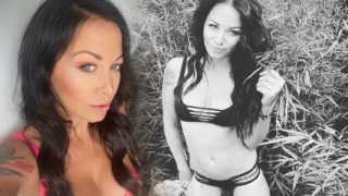 Agáta se pochlubila postavou.