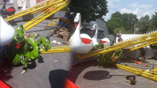 Atrakce se zřítila ze dvou metrů.