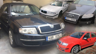 Stát se zbavuje parádních aut.