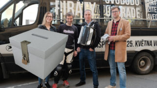 Piráti jsou v průzkumu druzí.