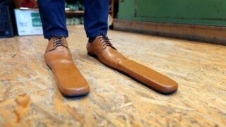 Obuvník Grigore Lup vyrábí hodně netradiční obuv