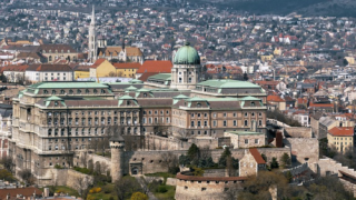 Maďarsko zavádí přísná opatření.