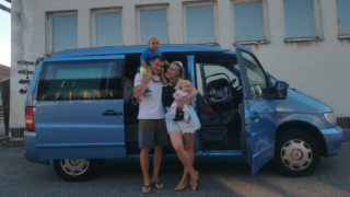 Aneta si vyrazila na dovolenou s celou rodinou.