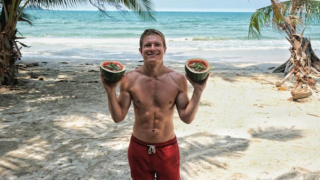 Z Mira se stal za posledních pár let pořádný kus chlapa.