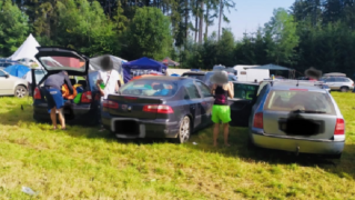 Technoparty monitorují hygienici i policie.