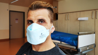 POčet nakažených opět zrychlil.