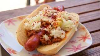 Hot dog je populární jídlo