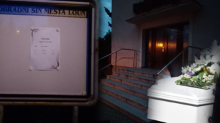 Obřadní síň v Lounech, kde se bude konat honosný pohřeb otčíma Josefa K.