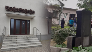 Rodina se loučí s mužem, který utýral tříleté dítě.