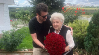 Leoš se svou milovanou babičkou.