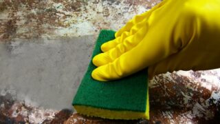 Zbavit se připáleni na hrncích není vždy jednoduché.