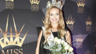 Natále se brzy stane maminkou.