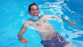 Martin kvůli kvůli nešťastnému skoku do vody ochrnul