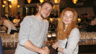 Jakub Štáfek a jeho krásná snoubenka Dominika.