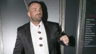 Karlos Vémola se prý nakazil koronavirem.