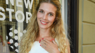 Krásná herečka se zasnoubila