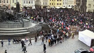 Demonstrace na Staroměstském náměstí