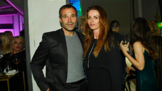 Pavel Zuna po boku své půvabné partnerky