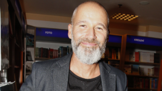 Moderátor Honza Musil se stal potřetí dědečkem