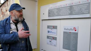 Ludvik Hess je zakladatel babyboxů