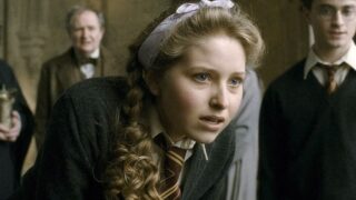 Miminko Jessie Cave má koronavirus