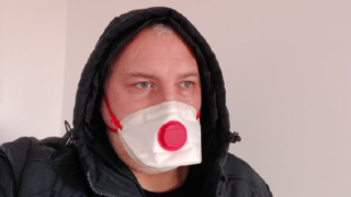 Ilustrační snímek - respirátor třídy FFP2