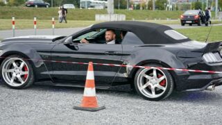 Karlos Vémola prodal svůj černý sporťák