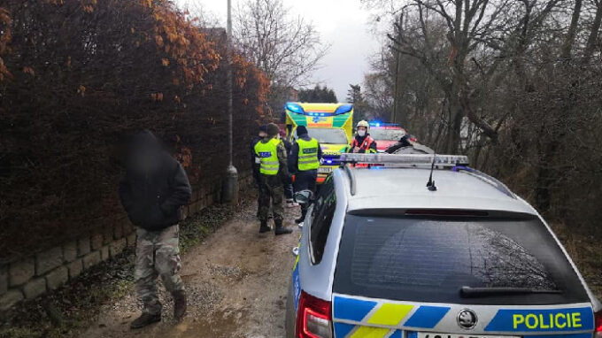 Muž po probuzení policisty odešel za kamarádem