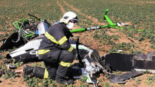 Po pádu zemřeli dva lidé