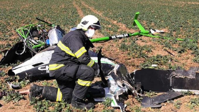 Po pádu zemřeli dva lidé