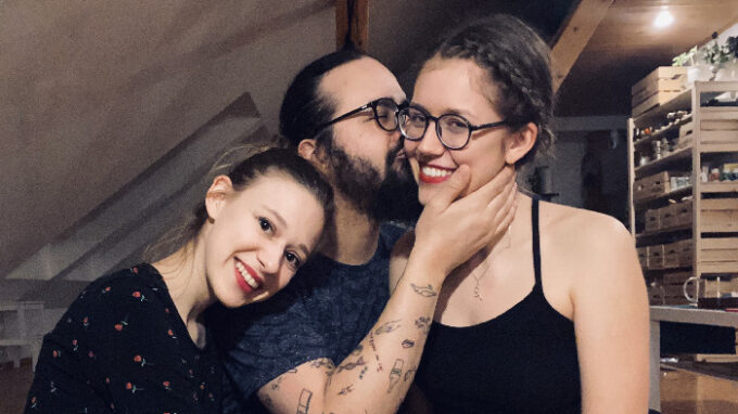 Tereza Těžká s manželem Janem a společnou přítelkyní Anetou.