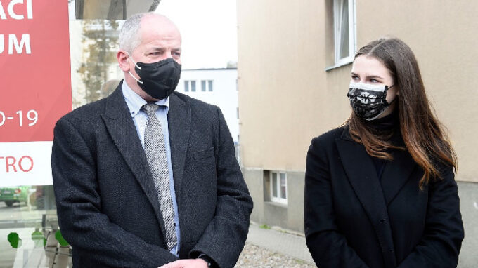 Dcera hlavy státu Kateřina Zemanová s Romanem Prymulou