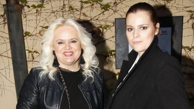Ornella Koktová s matkou Monikou
