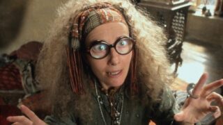Emma Thompsonová si zahrála učitelku jasnovidectví v Harry Potterovi