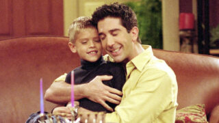 Cole Sprouse v seriálu Přátelé