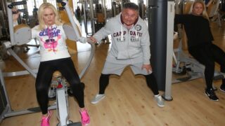 Monika Štiková při posilování.