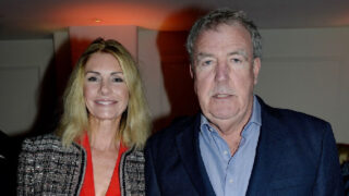 Moderátor Jeremy Clarkson s partnerkou