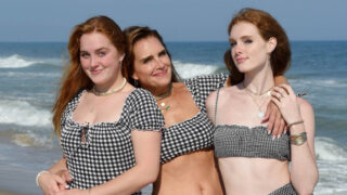 Herečka Brooke Shieldsová s dcerami