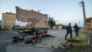 Následky tornáda na jižní Moravě