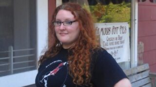 Katie ve škole nazývali »tlusťoškou«.