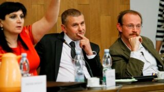 Arabista a orientalista Petr Pelikán (uprostřed).